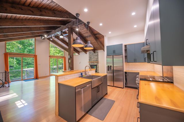 1375 Sheldon Hill Road, Wardsboro, VT 05355