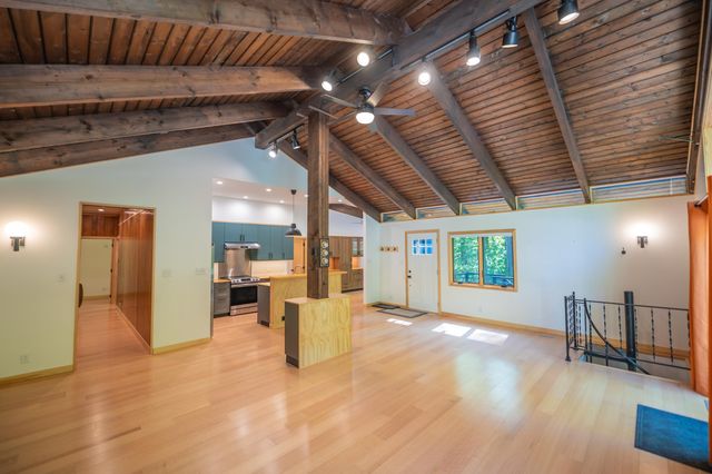 1375 Sheldon Hill Road, Wardsboro, VT 05355