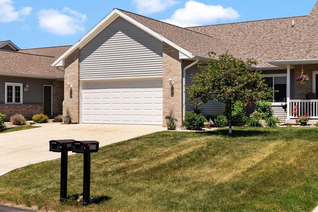 309 Pebble Brook Lane, Lodi, WI 53555