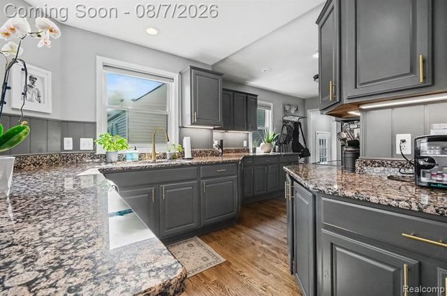 318 Chippewa Street, Clawson, MI 48017