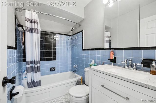 318 Chippewa Street, Clawson, MI 48017