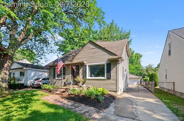 318 Chippewa Street, Clawson, MI 48017