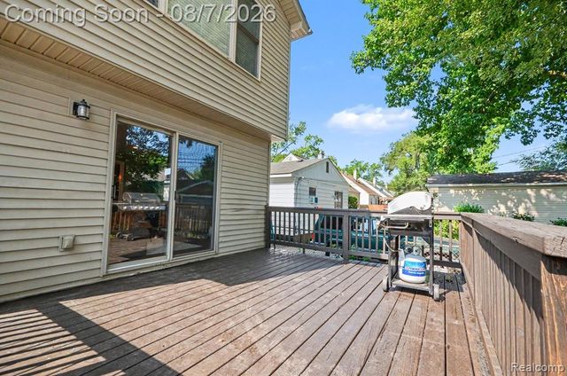 318 Chippewa Street, Clawson, MI 48017