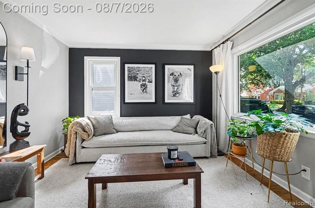 318 Chippewa Street, Clawson, MI 48017