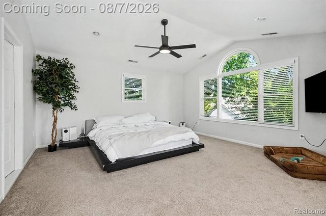 318 Chippewa Street, Clawson, MI 48017