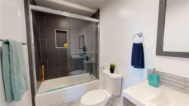 1939 W 36th Place, Los Angeles, CA 90018