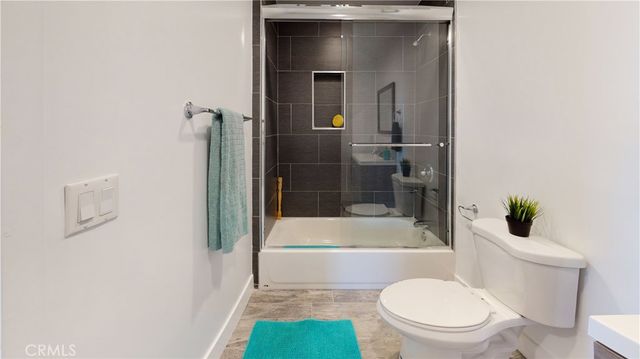 1939 W 36th Place, Los Angeles, CA 90018