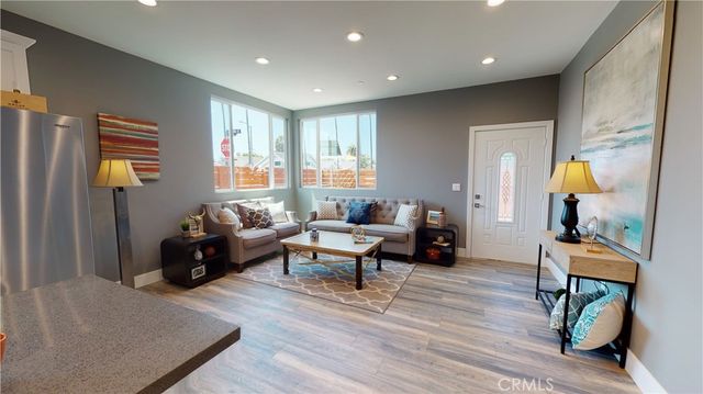 1939 W 36th Place, Los Angeles, CA 90018