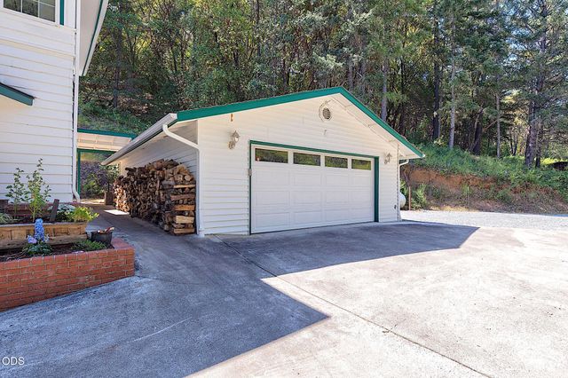 11150 Lower River Road, Grants Pass, OR 97526