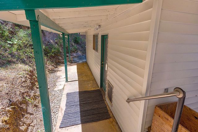 11150 Lower River Road, Grants Pass, OR 97526