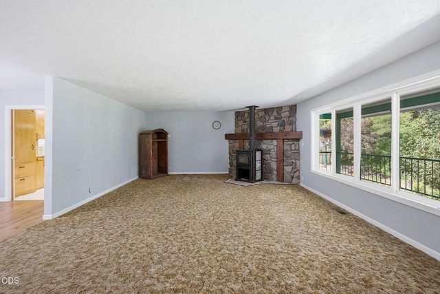 11150 Lower River Road, Grants Pass, OR 97526