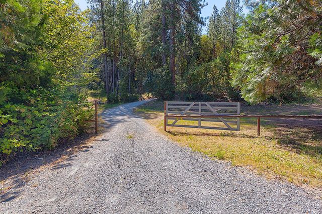 11150 Lower River Road, Grants Pass, OR 97526