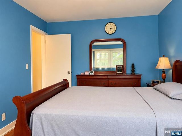 372 Main Street, Bergenfield, NJ 07621