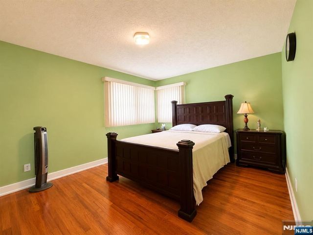 372 Main Street, Bergenfield, NJ 07621