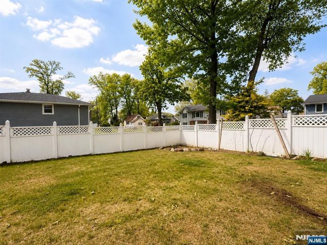372 Main Street, Bergenfield, NJ 07621