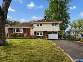 372 Main Street, Bergenfield, NJ 07621