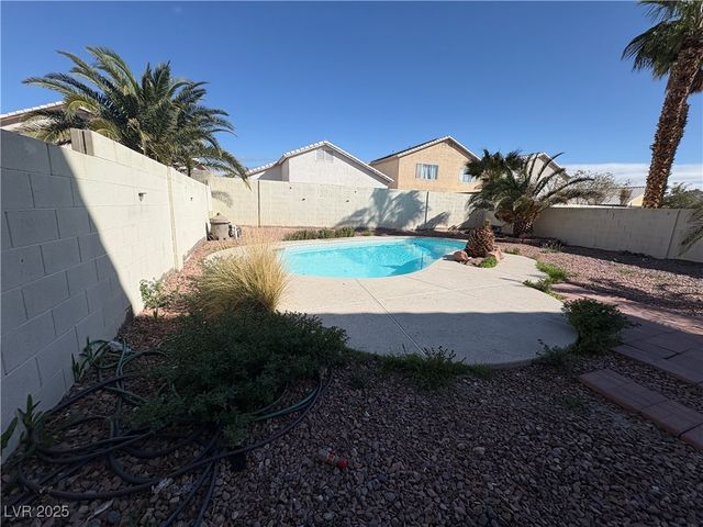 1532 Honey Vista Lane, North Las Vegas, NV 89032