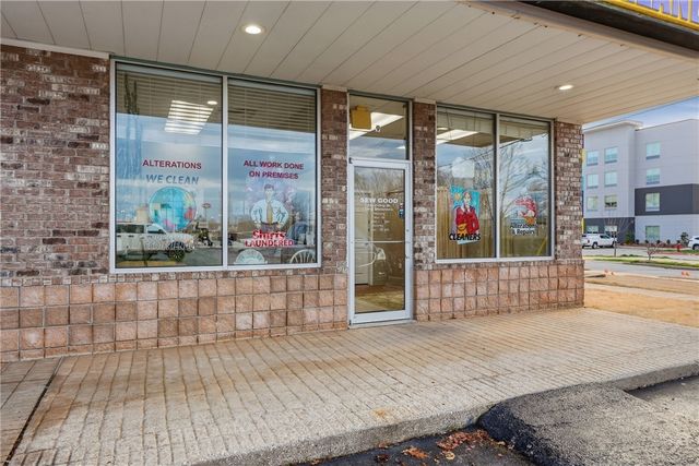 4408 W Walnut Street 9, Rogers, AR 72756