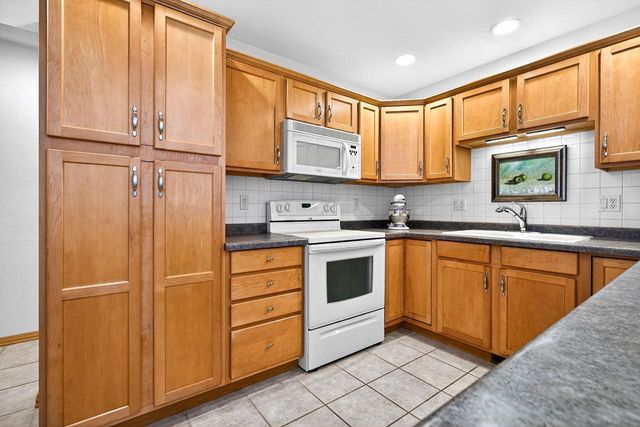 4745 WESTBROOK COURT, Appleton, WI 54913