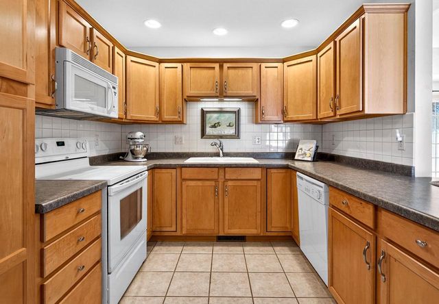 4745 WESTBROOK COURT, Appleton, WI 54913