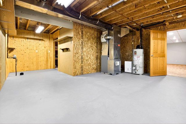 4745 WESTBROOK COURT, Appleton, WI 54913