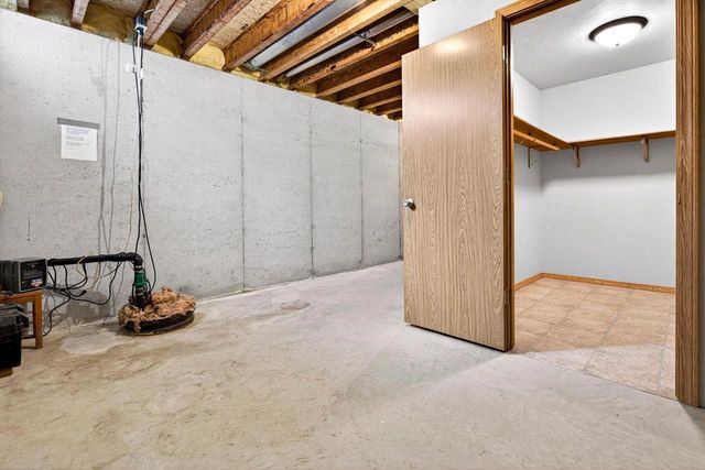 4745 WESTBROOK COURT, Appleton, WI 54913