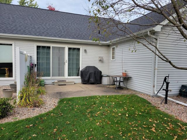 4745 WESTBROOK COURT, Appleton, WI 54913