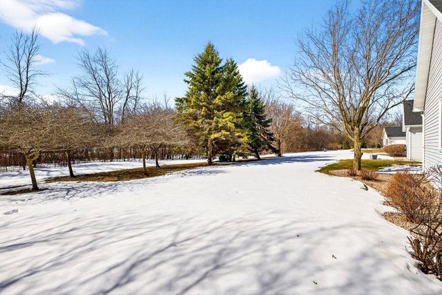 4745 WESTBROOK COURT, Appleton, WI 54913