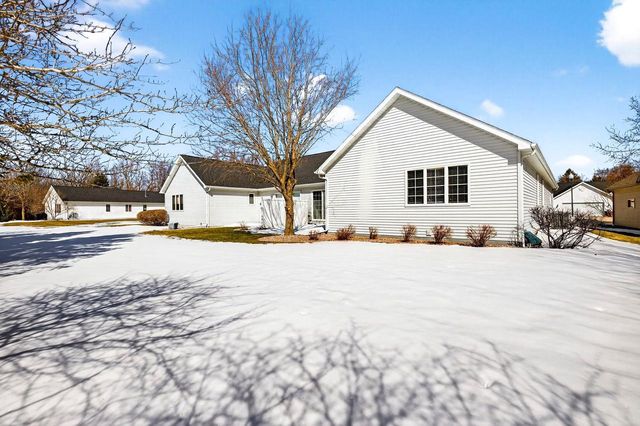 4745 WESTBROOK COURT, Appleton, WI 54913
