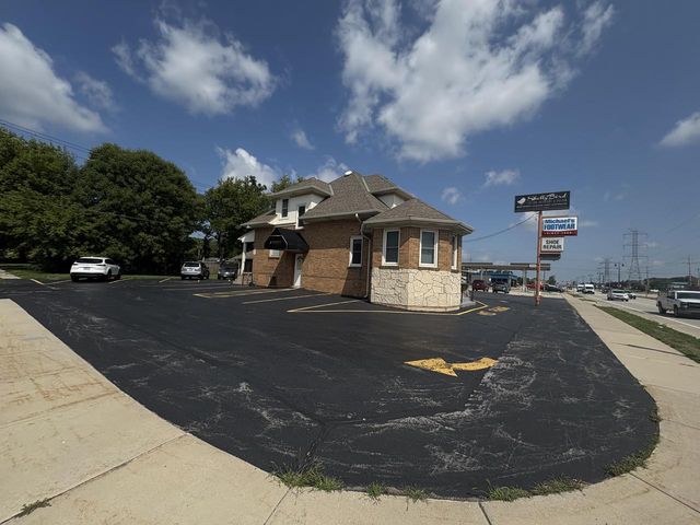 5419 S 108th STREET, Hales Corners, WI 53130