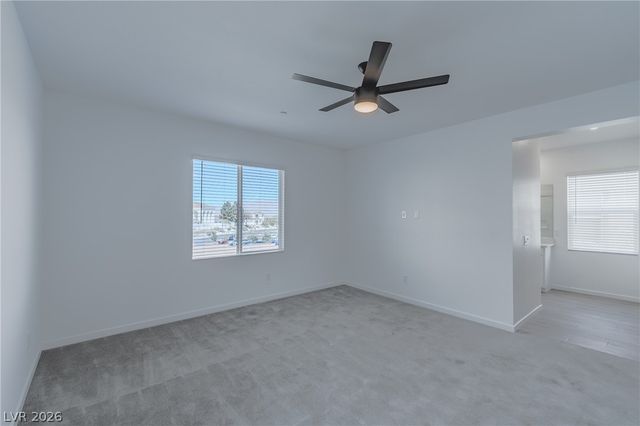 9958 Kimura Hills Avenue, Las Vegas, NV 89129