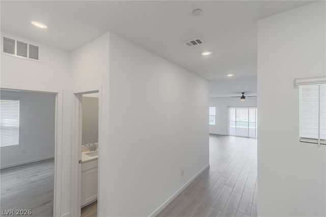 9958 Kimura Hills Avenue, Las Vegas, NV 89129