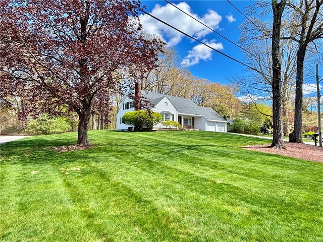 2 High Ridge Drive, Cumberland, RI 02864