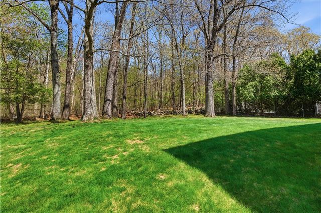2 High Ridge Drive, Cumberland, RI 02864