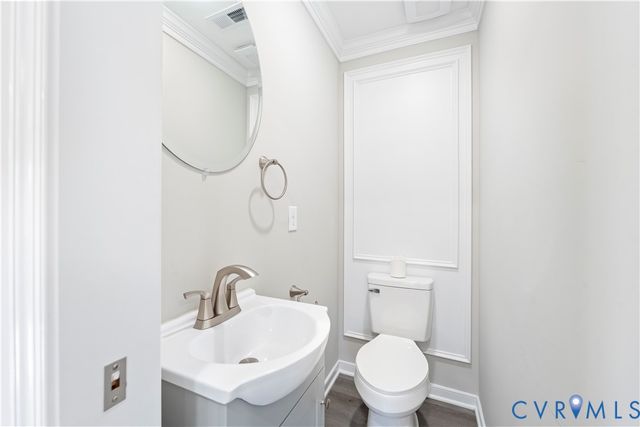 2340 Fernbrook Dr, Richmond, VA 23224