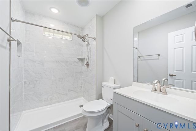 2340 Fernbrook Dr, Richmond, VA 23224