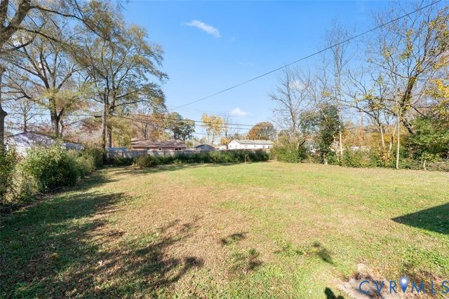 2340 Fernbrook Dr, Richmond, VA 23224