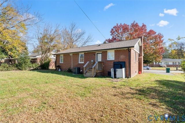 2340 Fernbrook Dr, Richmond, VA 23224