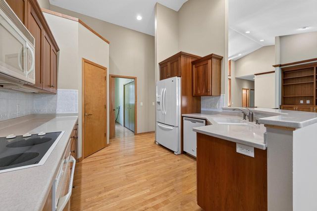 1300 Kings Lynn Road, Stoughton, WI 53589