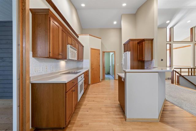 1300 Kings Lynn Road, Stoughton, WI 53589