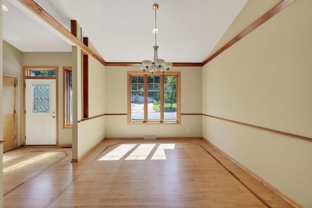 1300 Kings Lynn Road, Stoughton, WI 53589