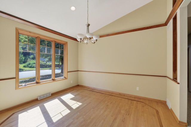 1300 Kings Lynn Road, Stoughton, WI 53589