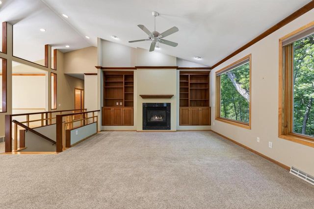 1300 Kings Lynn Road, Stoughton, WI 53589