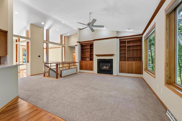 1300 Kings Lynn Road, Stoughton, WI 53589