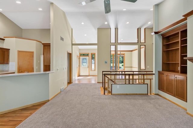 1300 Kings Lynn Road, Stoughton, WI 53589