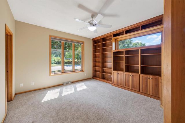 1300 Kings Lynn Road, Stoughton, WI 53589