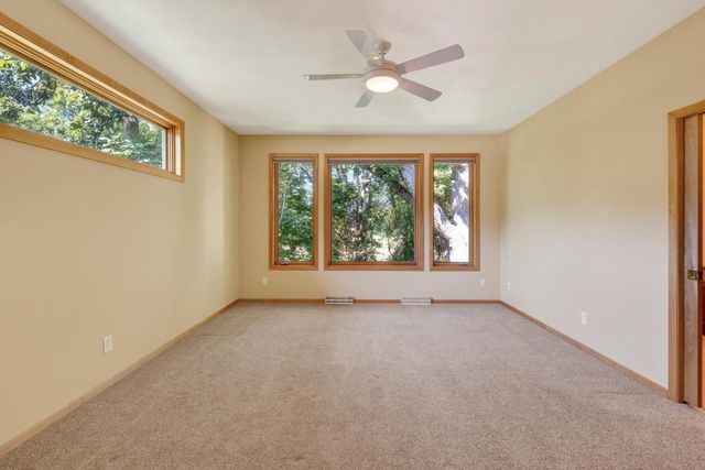 1300 Kings Lynn Road, Stoughton, WI 53589