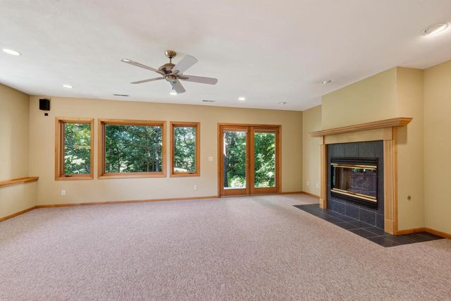 1300 Kings Lynn Road, Stoughton, WI 53589