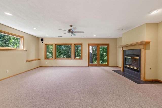 1300 Kings Lynn Road, Stoughton, WI 53589