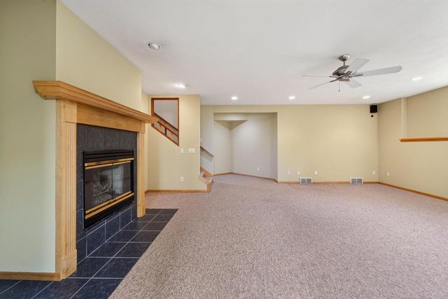 1300 Kings Lynn Road, Stoughton, WI 53589